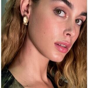 Coro Cameo & Rhinestone Crystal Gold Tone Screwback Earrings ~ Lovely & Ladylike